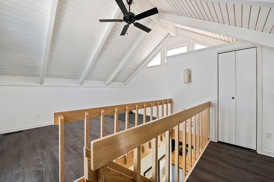 Building Photo - 8439 River Rd