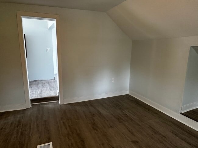 Building Photo - 7621 S Eberhart Ave