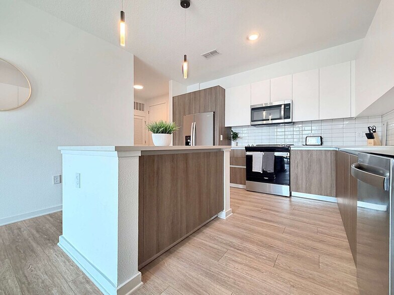 Building Photo - 12122 54th Dr E