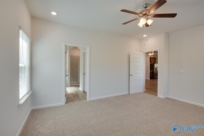 Building Photo - 113 Duskwood Dr