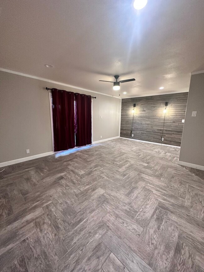 Building Photo - 45322 Saigon Ave