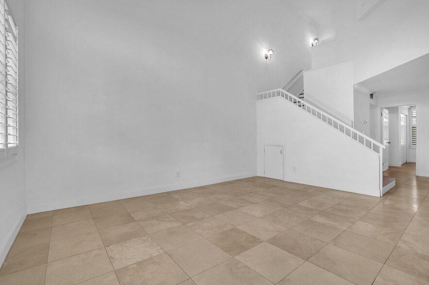 Building Photo - 705 Mainsail Cir