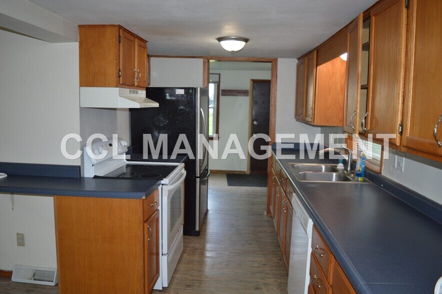 Building Photo - 1717 Loftsgordon Ave