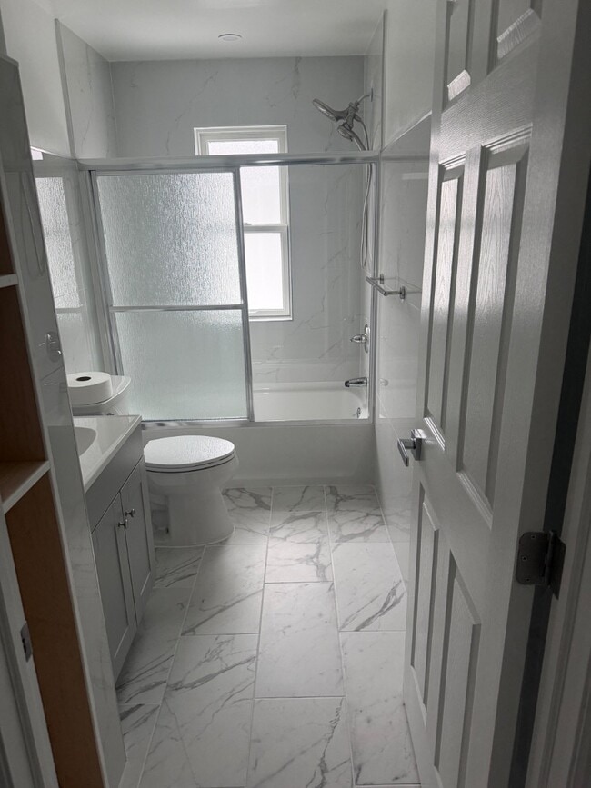 Building Photo - 15 Potomac St