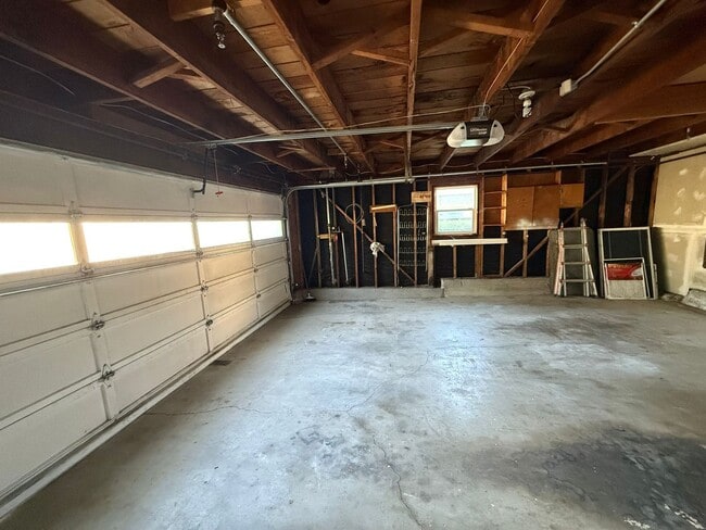 Building Photo - ? Elegant & Expansive Redwood City Home – ...