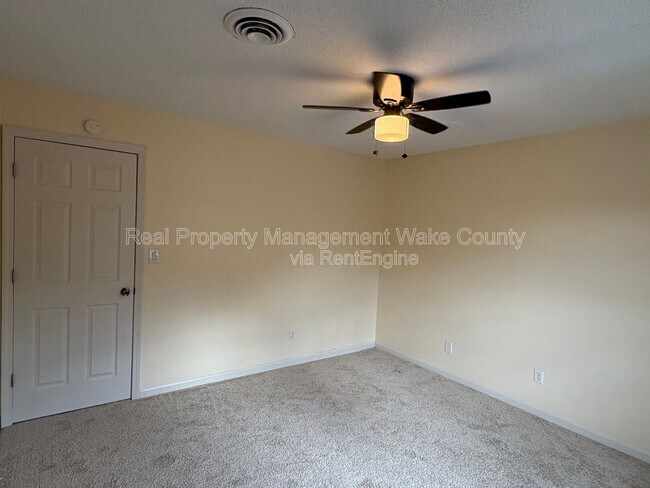 Building Photo - 1148 Nottingham Cir