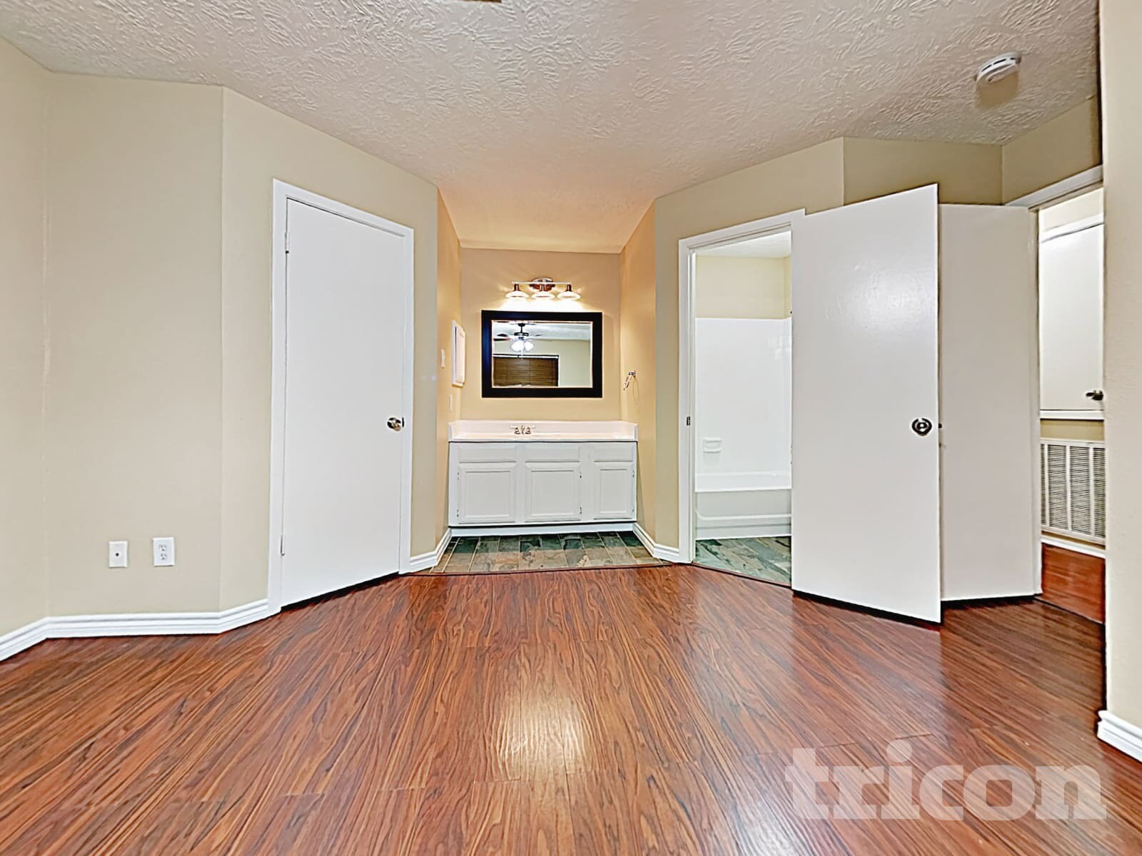 Building Photo - 2803 Jeb Stuart Dr