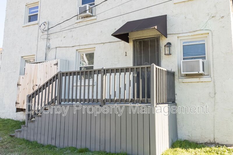 Building Photo - 15 Sawyer St