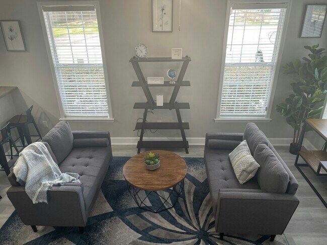 Building Photo - 2408 Escambia Dr
