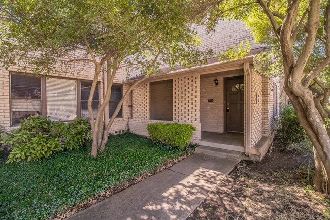 Building Photo - CHARMING 2 Bedroom, 1 Bathroom Arlington H...