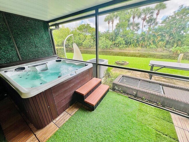 Building Photo - 18578 Woodstream Dr