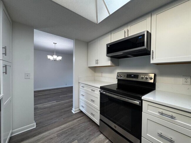 Building Photo - 3/2.5 in Oak Forest of Ormond Beach