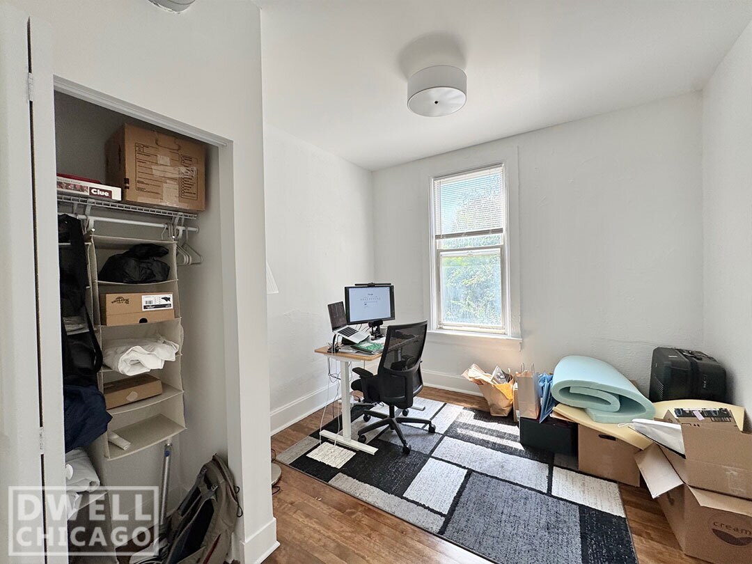 Building Photo - 1362 N Bosworth Ave