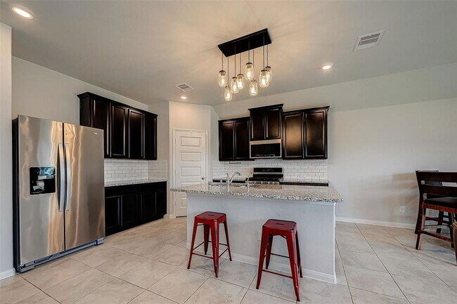 Building Photo - Pearland Place, Pearland, TX 77581 - 3 BR 2 BA Single-Family Home