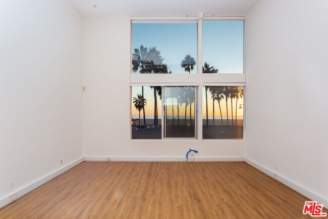 Building Photo - 11 Brooks Ave