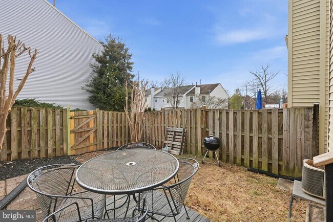 Building Photo - 6739 Rockledge Pl