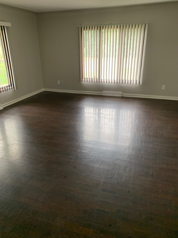 Building Photo - 1017 Hein Ave