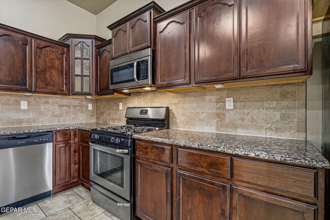 Building Photo - 3133 Clearbrook