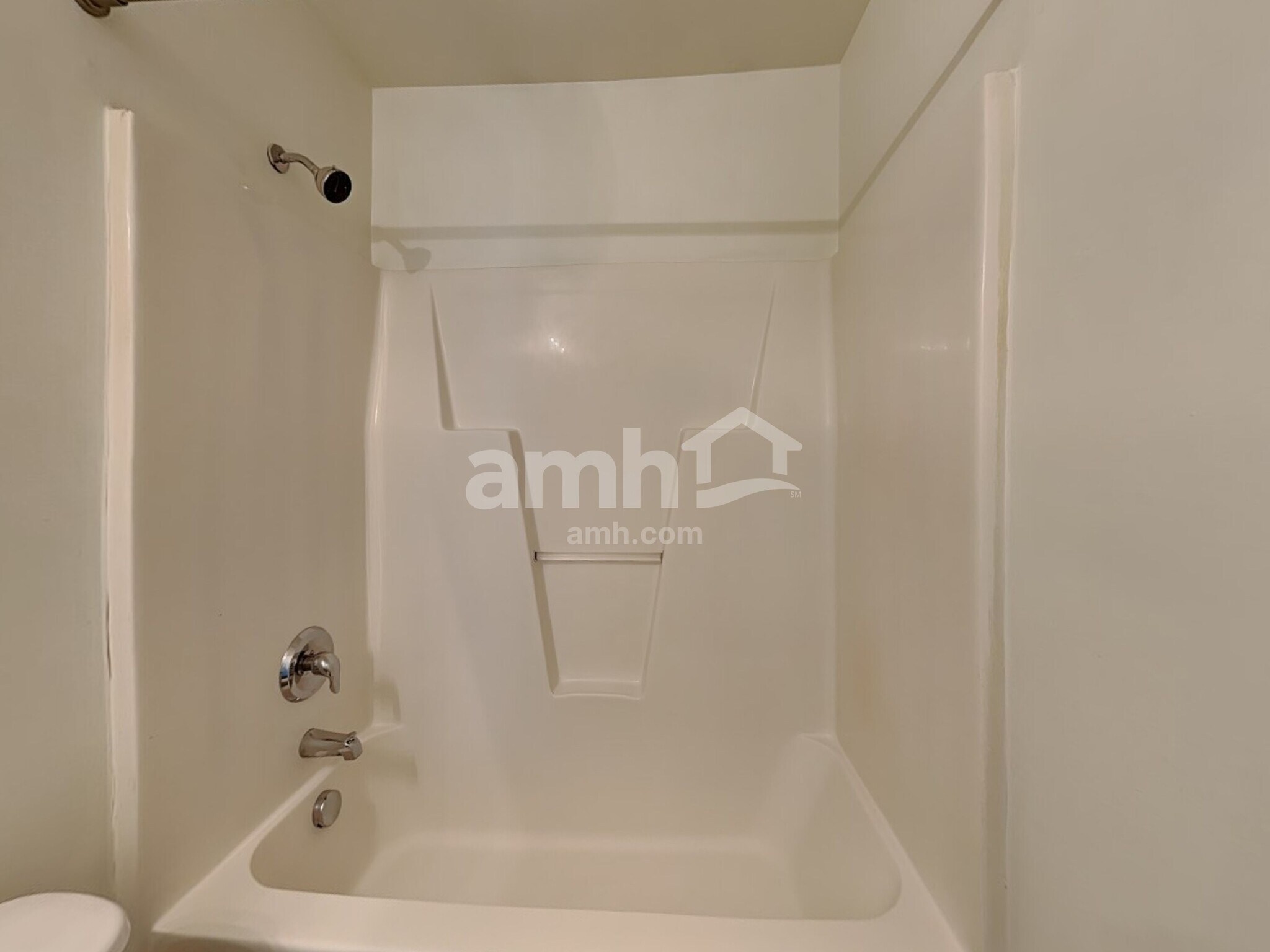 Building Photo - 4404 Wolf Run Dr