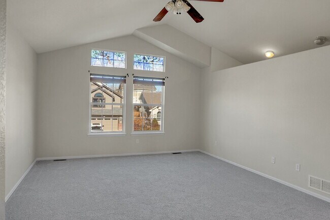 Building Photo - $2,695.00, 4 bed, 3.5 bath, located in Col...