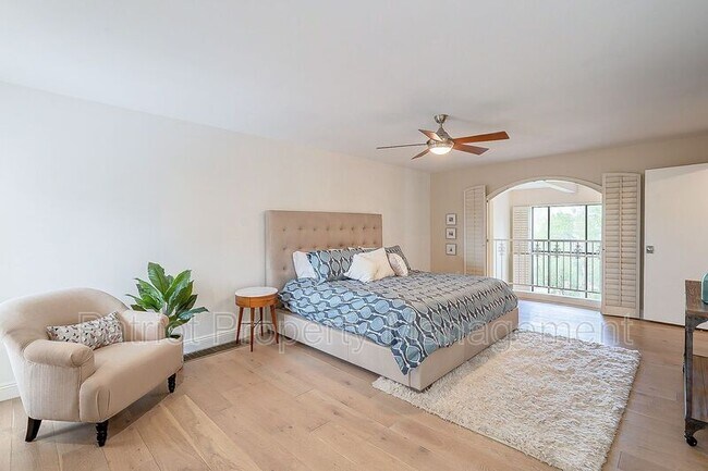 Building Photo - 8602 E Vista Del Lago