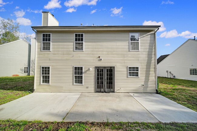 Building Photo - Fantastic Two Story Home - Open Floorplan