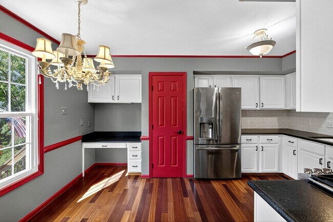 Building Photo - Charming Limestone Hills West Townhome - C...