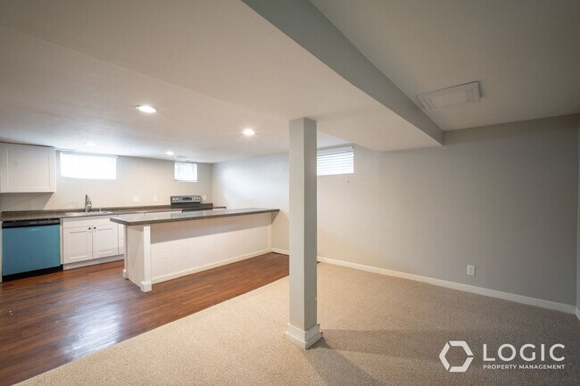 Building Photo - 822 E 50 S