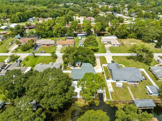 Building Photo - 35614 Cedar Ln