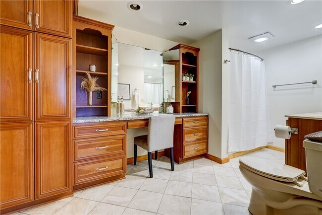 Building Photo - 2654 Whalen Rd