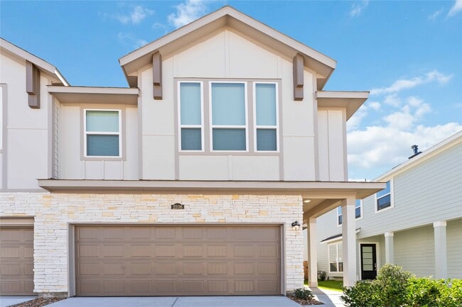 Building Photo - 2206 Via Isa Ln