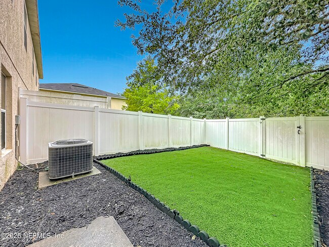 Building Photo - 8224 Halls Hammock Ct