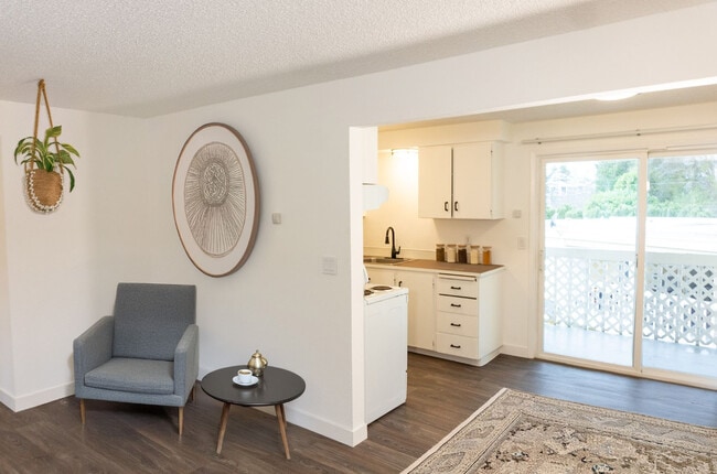 Primary Photo - Cascade Terrace