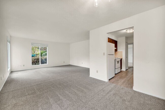 Building Photo - 1628-1628 Madras St SE