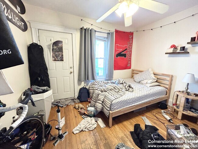 Building Photo - 5 Bed. 2 Full Bathrooms in Mission Hill, L...