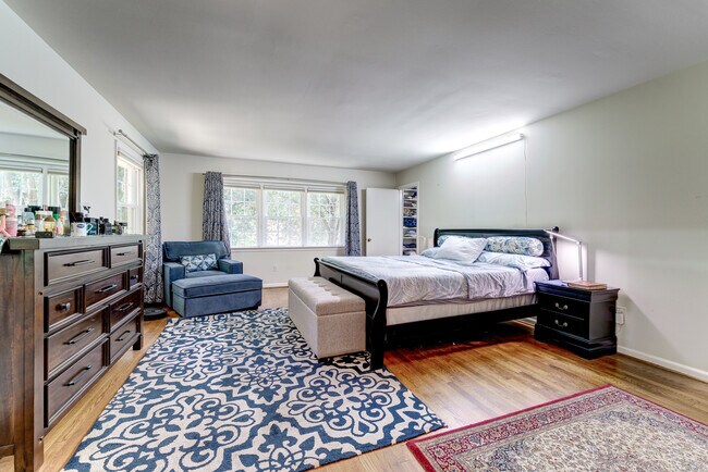 King-sized Master Bedroom holds large furniture! - 10108 Donegal Ct