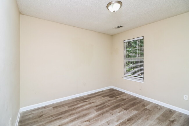 Building Photo - 1466 Fall Creek Trce