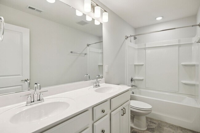 Building Photo - Clover Glen Rental