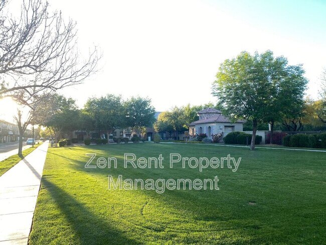 Building Photo - 2744 S Pewter Dr