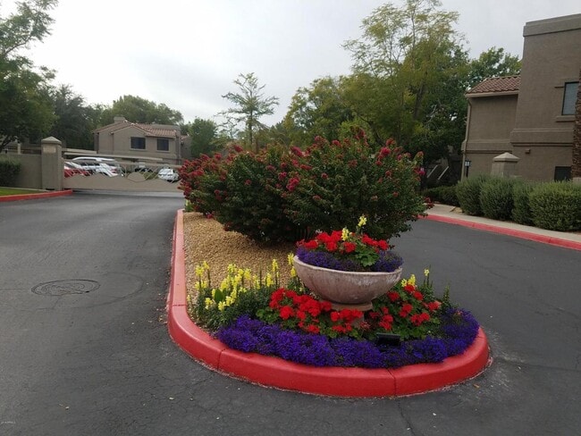 Building Photo - 15252 N 100th St