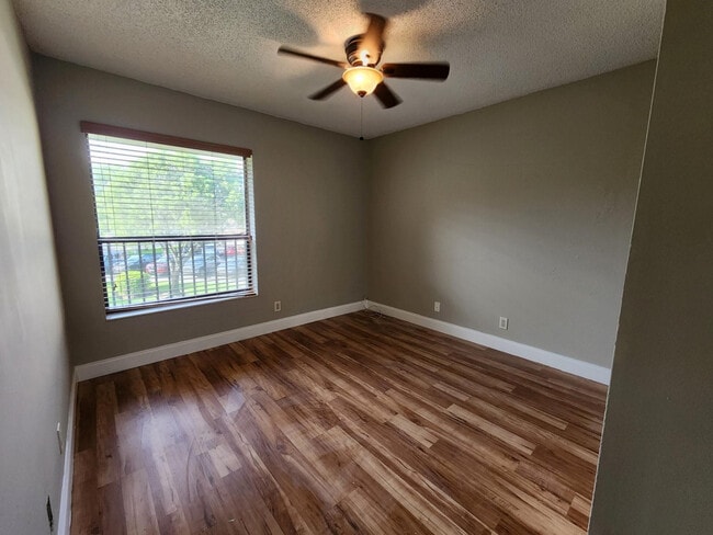 Building Photo - 2738 Carambola Cir S