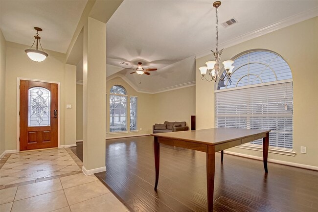 Building Photo - 4611 Summer Lakes