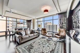 Building Photo - 100 E 14th St