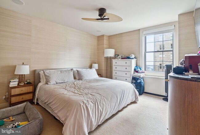 Building Photo - 219 S 18th St