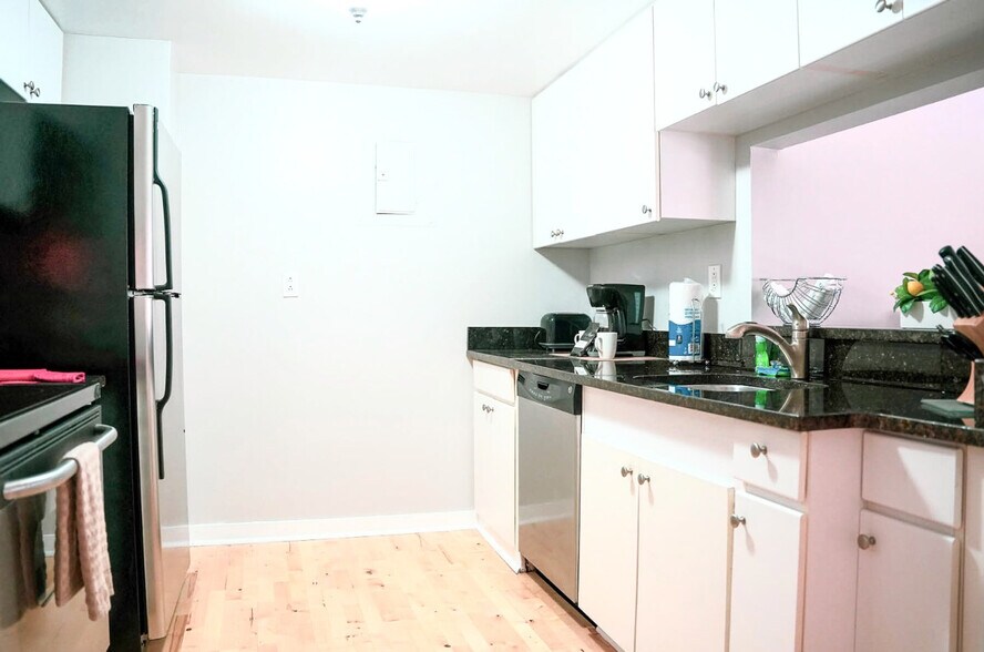 Building Photo - 127 Greyrock Pl