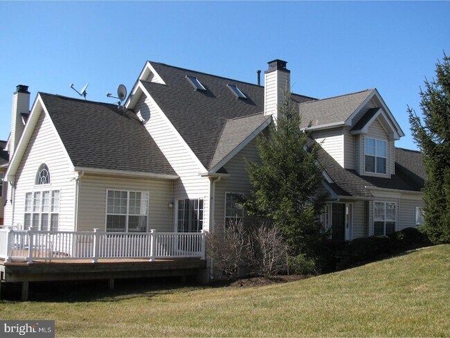 Building Photo - 218 Silverbell Ct