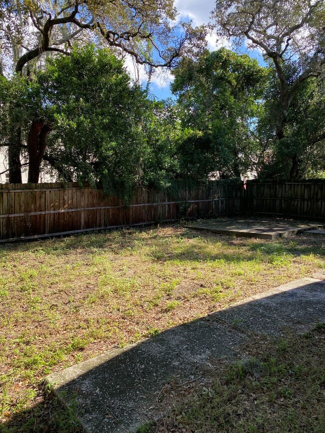 Building Photo - RENOVATED 3 BEDROOM 1 BATH HOME, TAMPA FL