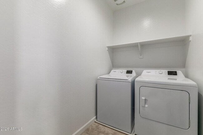 Building Photo - 9173 S Palo Verde Dr