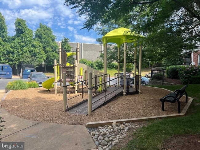Building Photo - 1571 Spring Gate Dr.