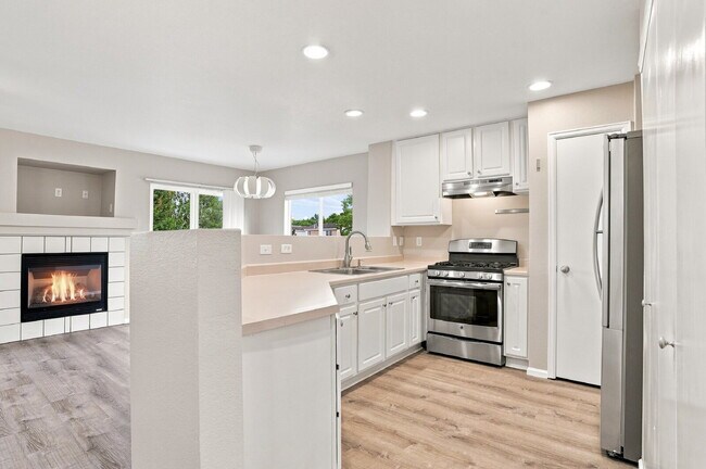 Building Photo - $2,045.95 - 3-Bed, 3-Bath Townhome with Modern Upgrades and Private Yard!